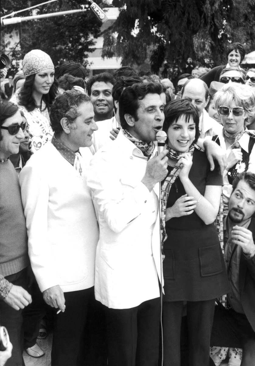 Always one to put on a show, Liza Minnelli teamed up with Gilbert Becaud to celebrate a film the actress-come-singer starred in called 