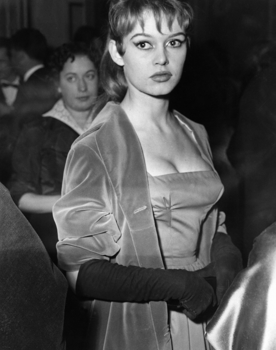 Style icon and French actress Brigitte Bardot brought plenty of glamour to the star-studded event, donning her famed cat-eye liner in April 1956.