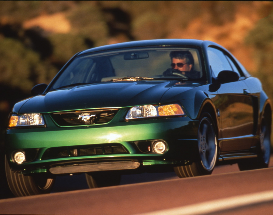 The Cobra made a roaring return in 1999, with a 4.6-liter V-8 engine making 320 horsepower with 317 lb-ft of torque.